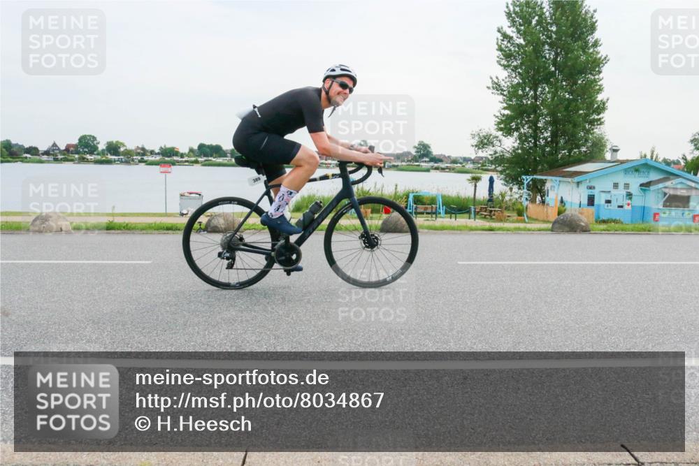 15.06.2025 - 27. Vierlanden-Triathlon H.Heesch http://msf.ph/oto/8034867 15.06.2025 10:43:48 Radfahren 389 meine-sportfotos.de