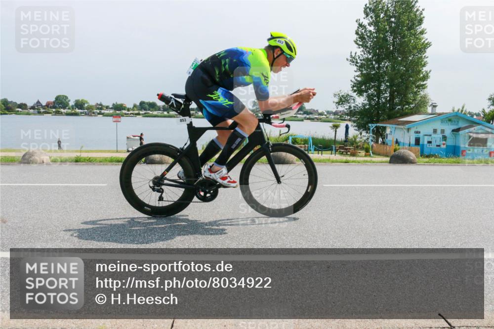 21.06.2025 - 27. Vierlanden-Triathlon H.Heesch http://msf.ph/oto/8034922 15.06.2025 11:43:11 Radfahren 681, 853, 854 meine-sportfotos.de