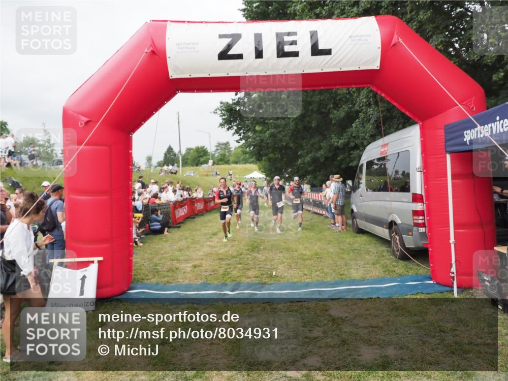 21.06.2025 - 27. Vierlanden-Triathlon MichiJ http://msf.ph/oto/8034931 15.06.2026 12:58:50 Ziel 111, 122, 662, 995, 996, 997, 998, 1010, 1011, 1012 meine-sportfotos.de