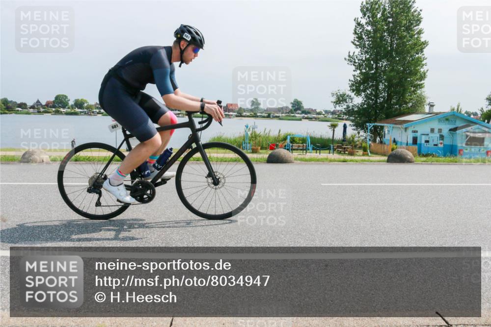 21.06.2025 - 27. Vierlanden-Triathlon H.Heesch http://msf.ph/oto/8034947 15.06.2025 11:43:13 Radfahren 681, 853, 854 meine-sportfotos.de