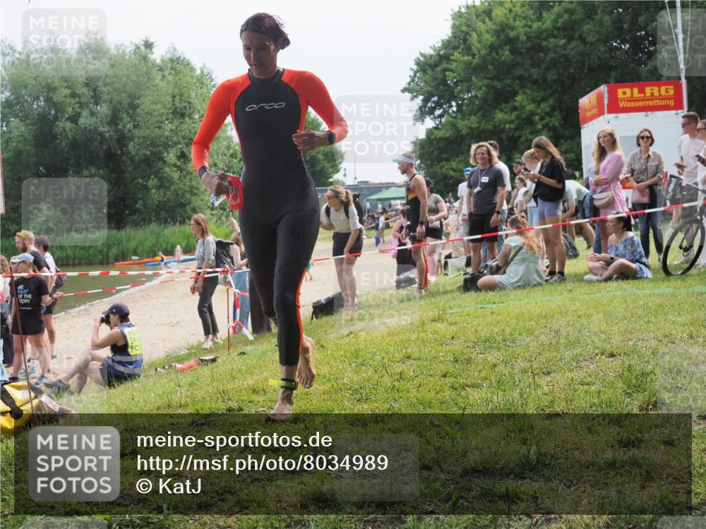 21.06.2025 - 27. Vierlanden-Triathlon KatJ http://msf.ph/oto/8034989 15.06.2025 11:19:25 Schwimmen 875, 878, 901, 923 meine-sportfotos.de