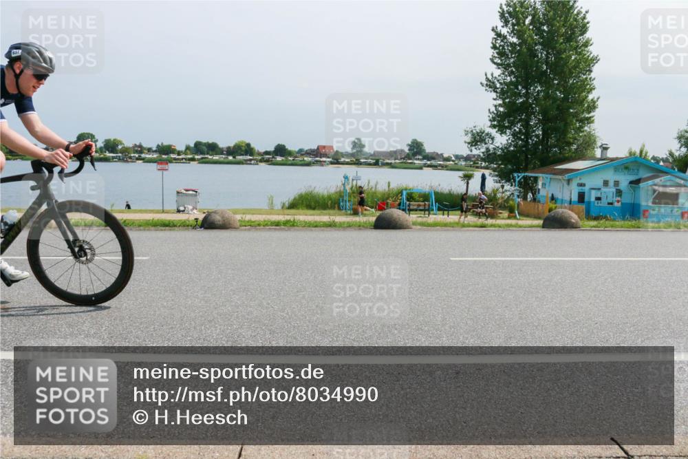 21.06.2025 - 27. Vierlanden-Triathlon H.Heesch http://msf.ph/oto/8034990 15.06.2025 11:43:21 Radfahren 637, 741, 747, 810 meine-sportfotos.de