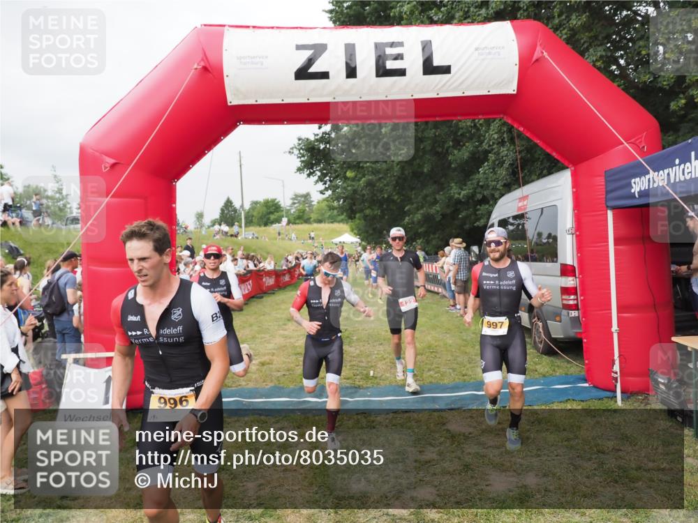 21.06.2025 - 27. Vierlanden-Triathlon MichiJ http://msf.ph/oto/8035035 15.06.2026 12:58:52 Ziel 122, 662, 995, 996, 997, 998, 1010, 1011, 1012, 1013 meine-sportfotos.de