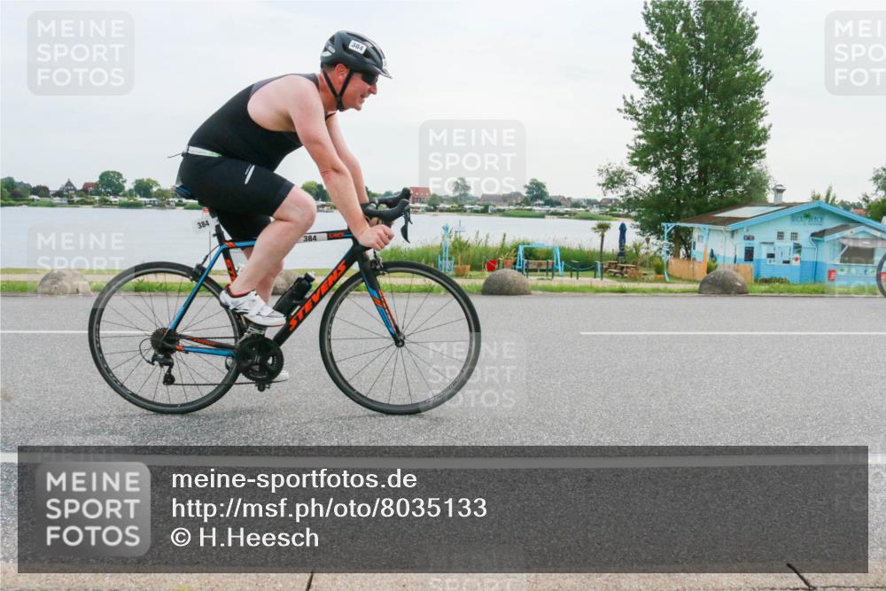 15.06.2025 - 27. Vierlanden-Triathlon H.Heesch http://msf.ph/oto/8035133 15.06.2025 10:44:29 Radfahren 126, 237, 384, 388, 464 meine-sportfotos.de