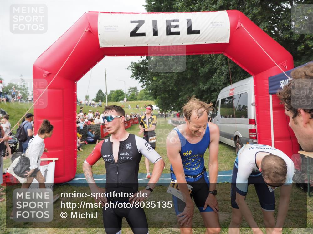 21.06.2025 - 27. Vierlanden-Triathlon MichiJ http://msf.ph/oto/8035135 15.06.2026 12:58:58 Ziel 122, 995, 996, 997, 998, 1010, 1011, 1012, 1013, 1038 meine-sportfotos.de