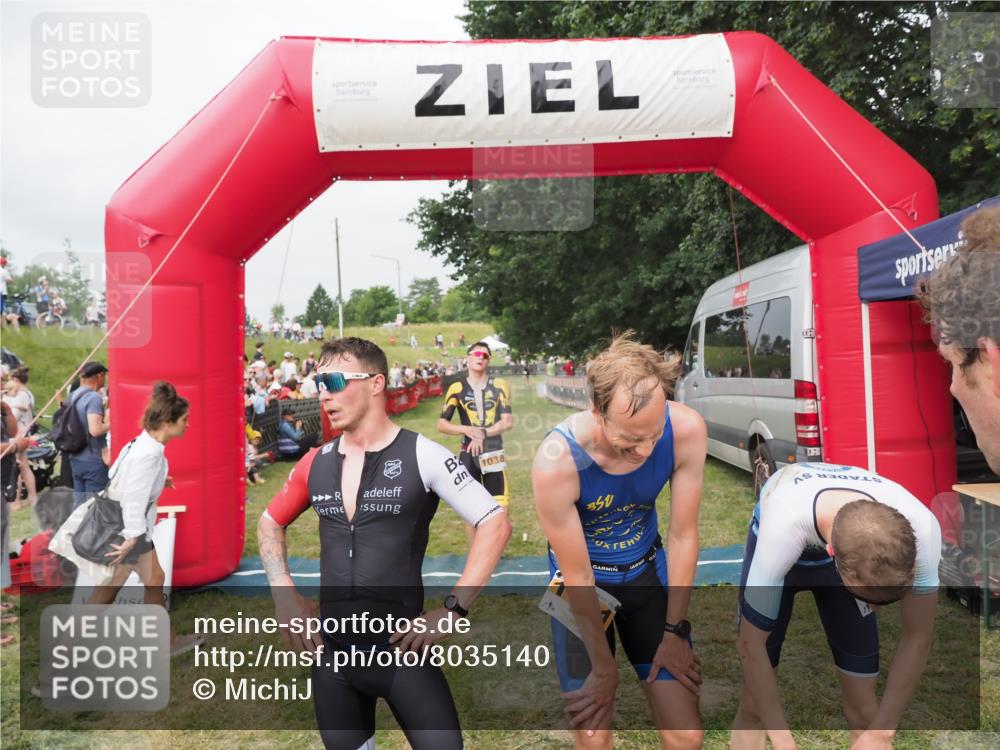21.06.2025 - 27. Vierlanden-Triathlon MichiJ http://msf.ph/oto/8035140 15.06.2026 12:58:58 Ziel 122, 995, 996, 997, 998, 1010, 1011, 1012, 1013, 1038 meine-sportfotos.de