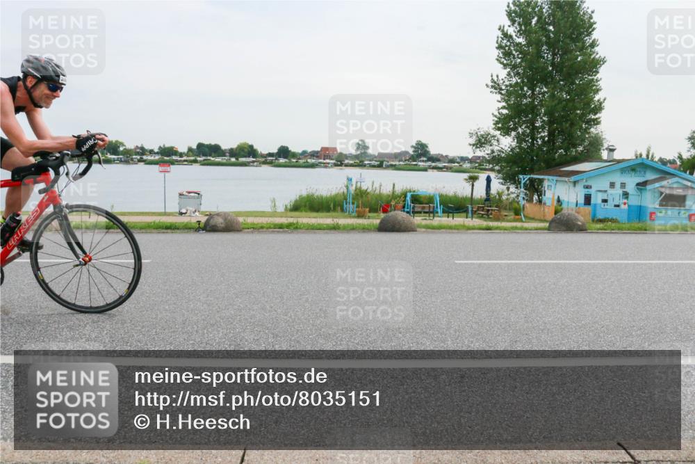 15.06.2025 - 27. Vierlanden-Triathlon H.Heesch http://msf.ph/oto/8035151 15.06.2025 10:44:31 Radfahren 126, 180, 237, 384, 388, 464 meine-sportfotos.de