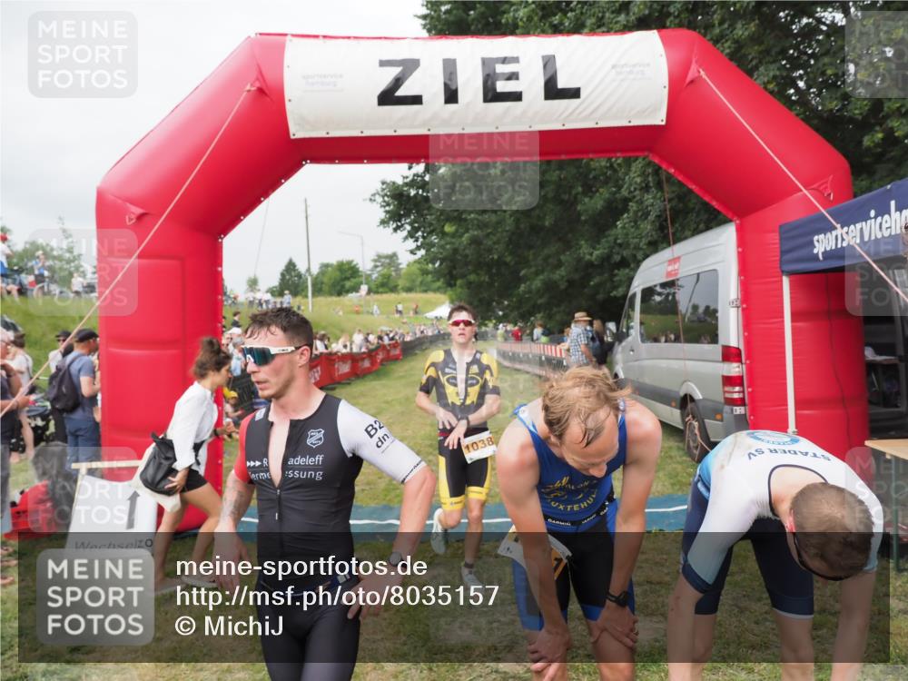 21.06.2025 - 27. Vierlanden-Triathlon MichiJ http://msf.ph/oto/8035157 15.06.2026 12:58:58 Ziel 122, 995, 996, 997, 998, 1010, 1011, 1012, 1013, 1038 meine-sportfotos.de