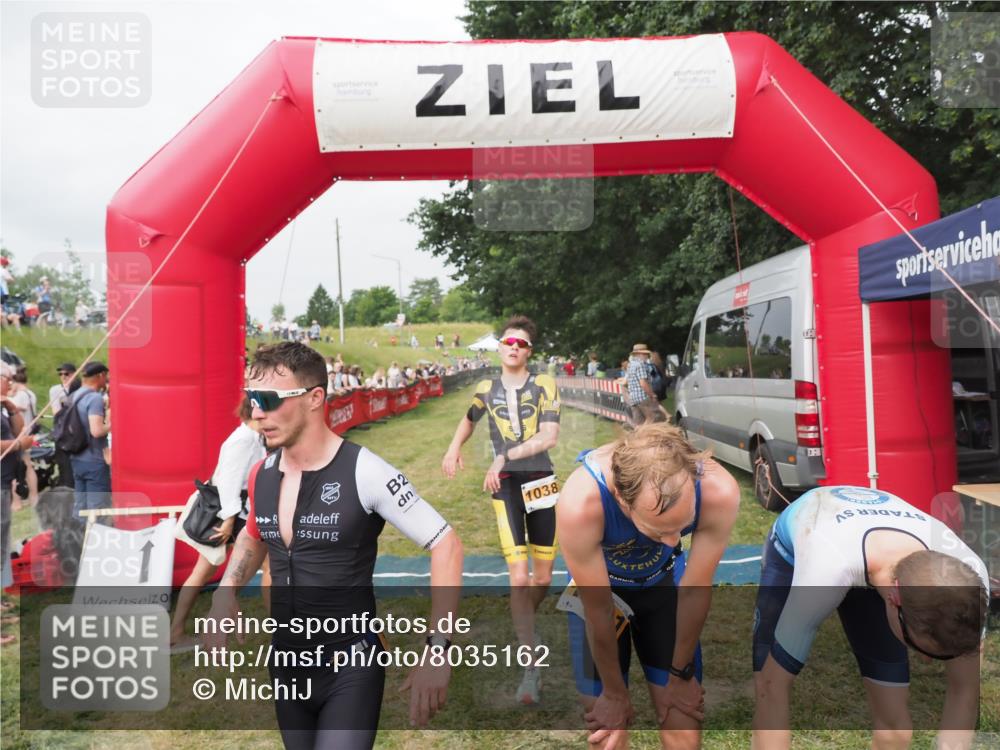 21.06.2025 - 27. Vierlanden-Triathlon MichiJ http://msf.ph/oto/8035162 15.06.2026 12:58:58 Ziel 122, 995, 996, 997, 998, 1010, 1011, 1012, 1013, 1038 meine-sportfotos.de