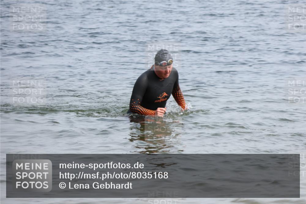 21.06.2025 - 27. Vierlanden-Triathlon Lena Gebhardt http://msf.ph/oto/8035168 15.06.2025 11:21:27 Schwimmen 967 meine-sportfotos.de