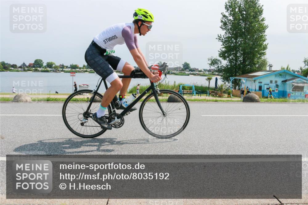 21.06.2025 - 27. Vierlanden-Triathlon H.Heesch http://msf.ph/oto/8035192 15.06.2025 11:43:38 Radfahren 714, 731, 738, 855 meine-sportfotos.de