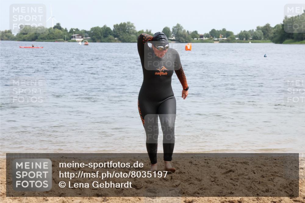 21.06.2025 - 27. Vierlanden-Triathlon Lena Gebhardt http://msf.ph/oto/8035197 15.06.2025 11:21:36 Schwimmen 905 meine-sportfotos.de