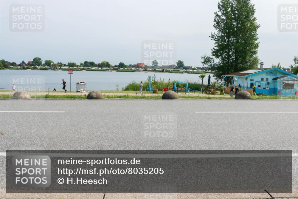 21.06.2025 - 27. Vierlanden-Triathlon H.Heesch http://msf.ph/oto/8035205 15.06.2025 11:43:38 Radfahren 714, 731, 738, 855 meine-sportfotos.de
