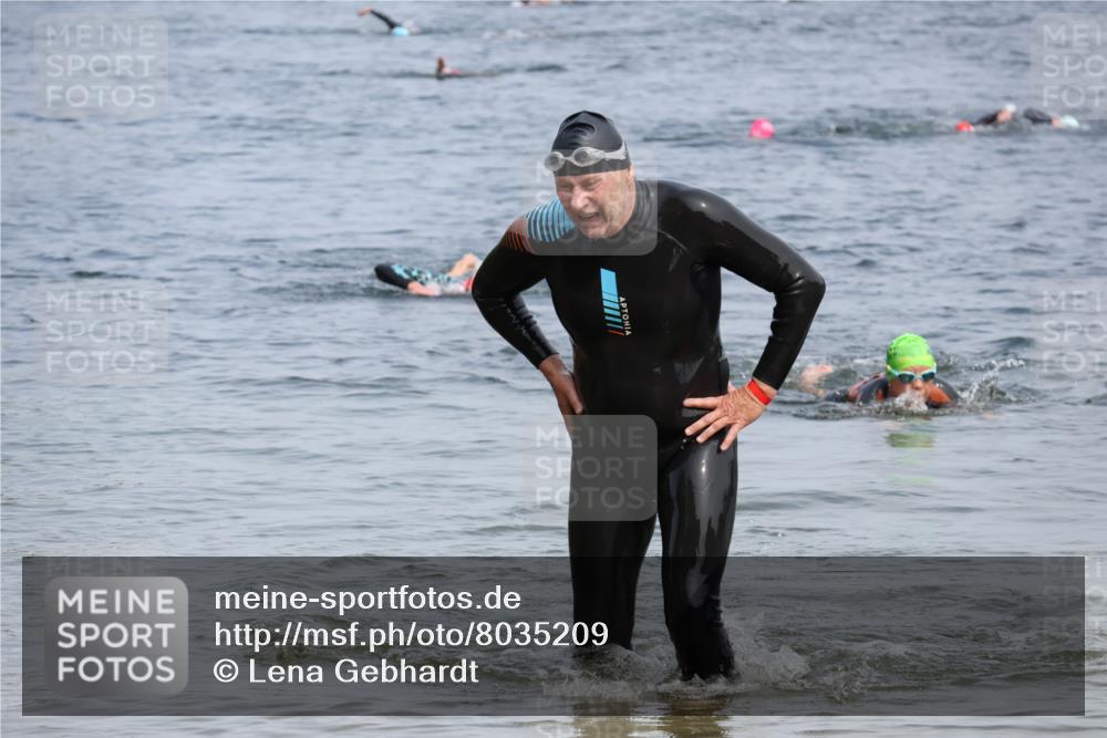 21.06.2025 - 27. Vierlanden-Triathlon Lena Gebhardt http://msf.ph/oto/8035209 15.06.2025 11:21:48 Schwimmen 905 meine-sportfotos.de