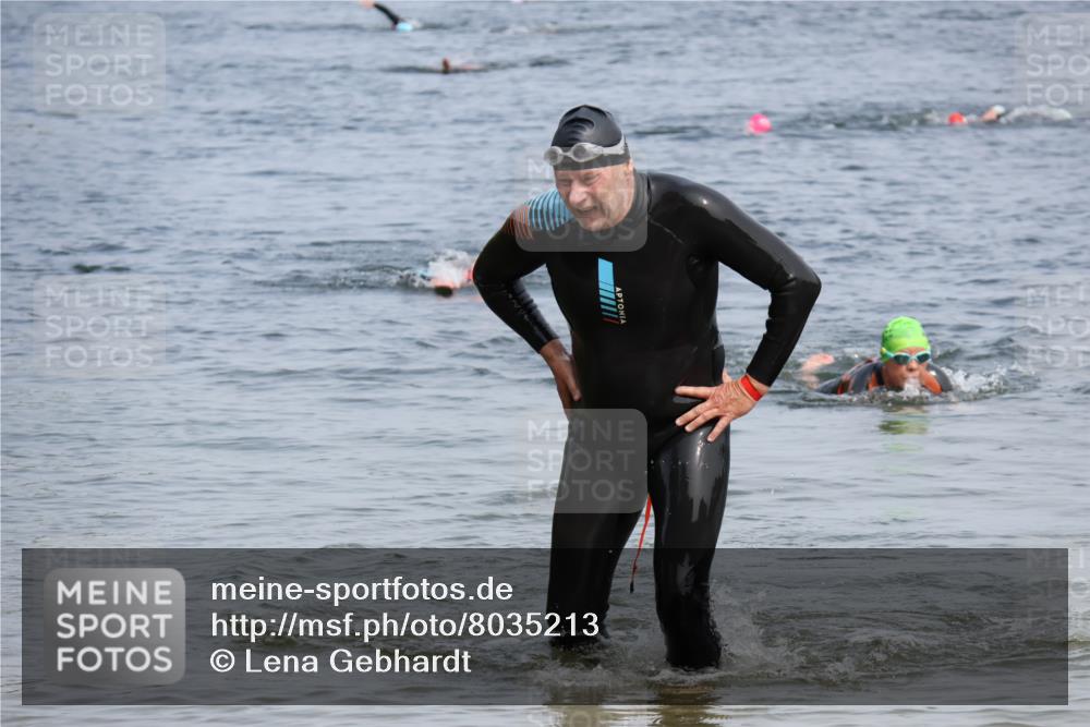 21.06.2025 - 27. Vierlanden-Triathlon Lena Gebhardt http://msf.ph/oto/8035213 15.06.2025 11:21:48 Schwimmen 905 meine-sportfotos.de