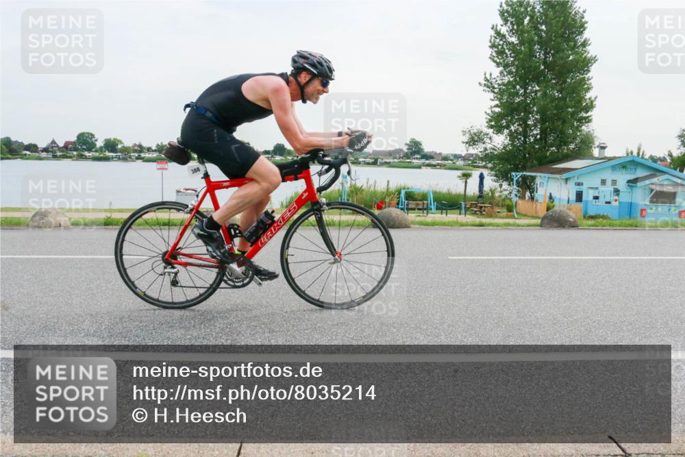 15.06.2025 - 27. Vierlanden-Triathlon H.Heesch http://msf.ph/oto/8035214 15.06.2025 10:44:31 Radfahren 126, 180, 237, 384, 388, 464 meine-sportfotos.de