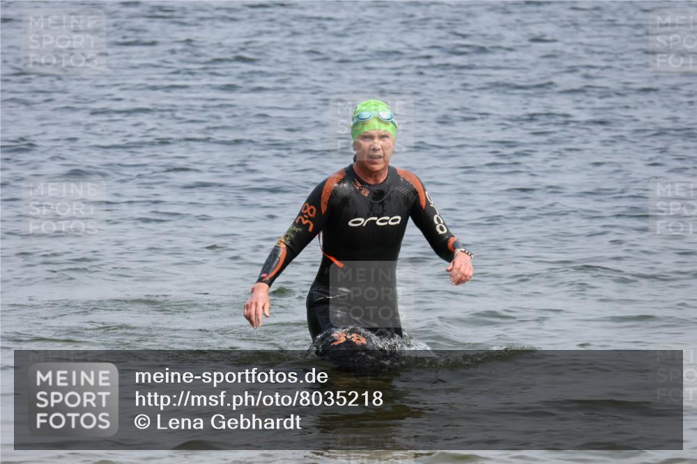 21.06.2025 - 27. Vierlanden-Triathlon Lena Gebhardt http://msf.ph/oto/8035218 15.06.2025 11:21:57 Schwimmen 917 meine-sportfotos.de