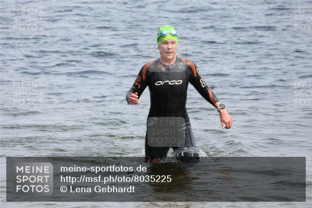 21.06.2025 - 27. Vierlanden-Triathlon Lena Gebhardt http://msf.ph/oto/8035225 15.06.2025 11:21:57 Schwimmen 917 meine-sportfotos.de