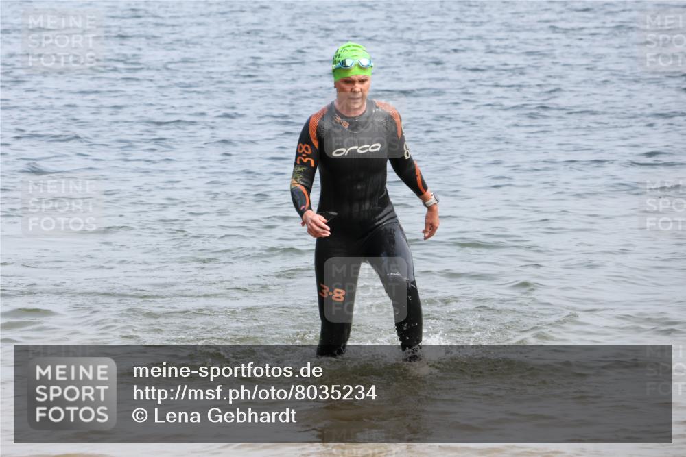 21.06.2025 - 27. Vierlanden-Triathlon Lena Gebhardt http://msf.ph/oto/8035234 15.06.2025 11:22:00 Schwimmen 917 meine-sportfotos.de