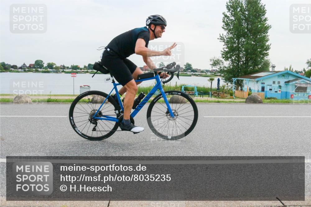 15.06.2025 - 27. Vierlanden-Triathlon H.Heesch http://msf.ph/oto/8035235 15.06.2025 10:44:34 Radfahren 180, 237, 388, 464 meine-sportfotos.de