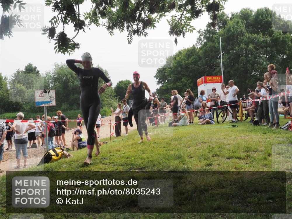 21.06.2025 - 27. Vierlanden-Triathlon KatJ http://msf.ph/oto/8035243 15.06.2025 11:19:56 Schwimmen 899, 915, 964 meine-sportfotos.de