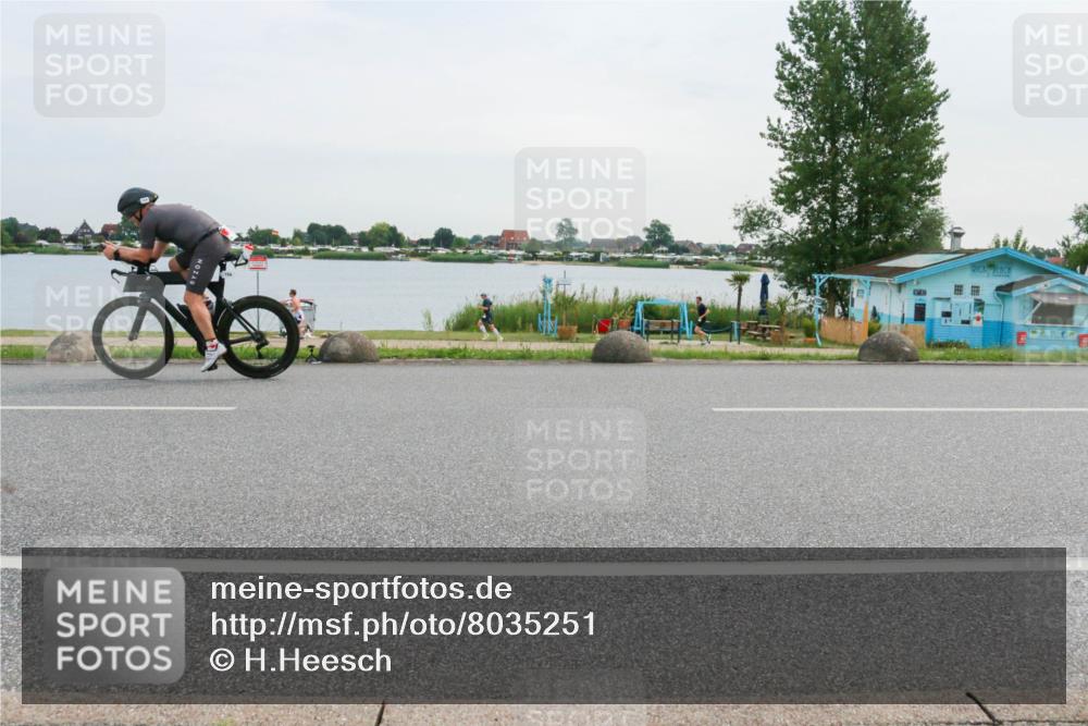 15.06.2025 - 27. Vierlanden-Triathlon H.Heesch http://msf.ph/oto/8035251 15.06.2025 10:44:43 Radfahren 133, 154, 161, 434 meine-sportfotos.de