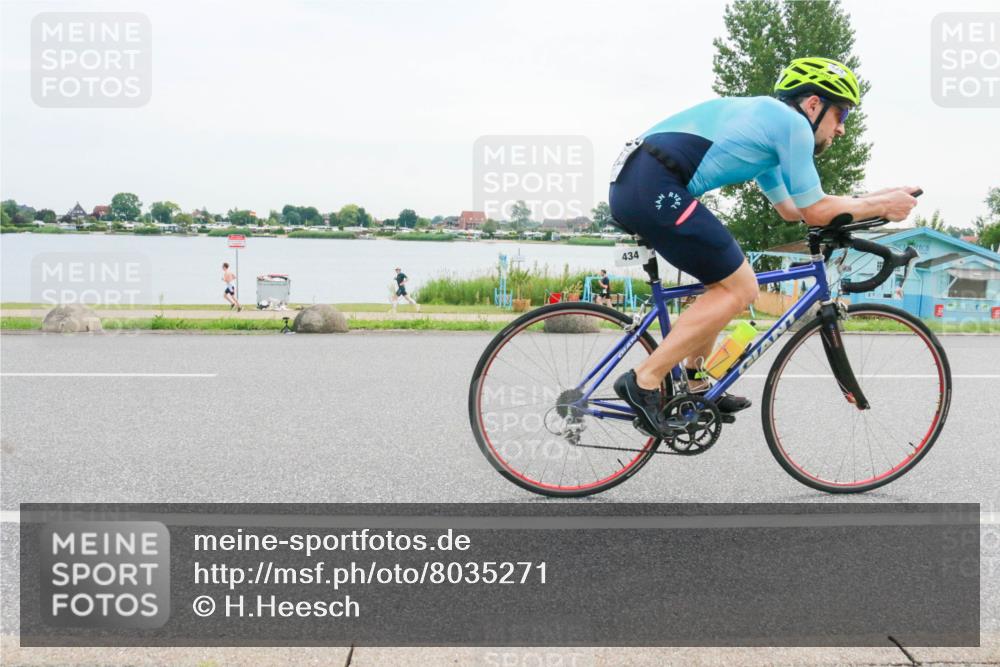 15.06.2025 - 27. Vierlanden-Triathlon H.Heesch http://msf.ph/oto/8035271 15.06.2025 10:44:44 Radfahren 133, 154, 161, 434 meine-sportfotos.de