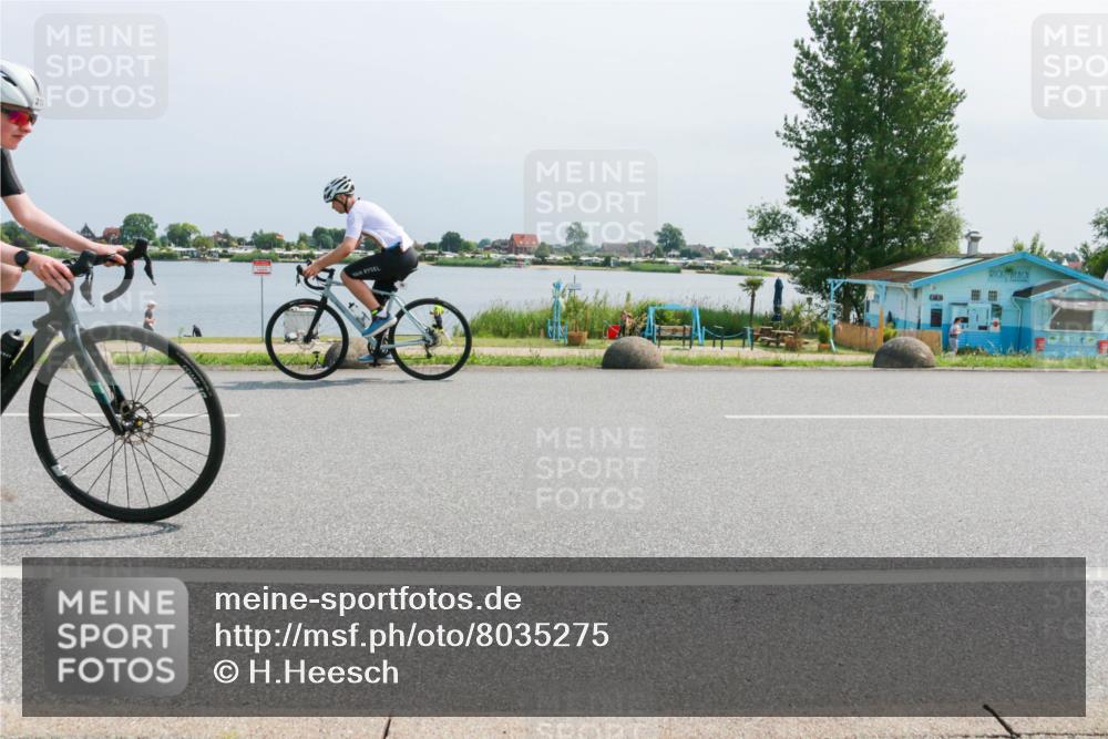 21.06.2025 - 27. Vierlanden-Triathlon H.Heesch http://msf.ph/oto/8035275 15.06.2025 11:43:44 Radfahren 58, 210, 738 meine-sportfotos.de