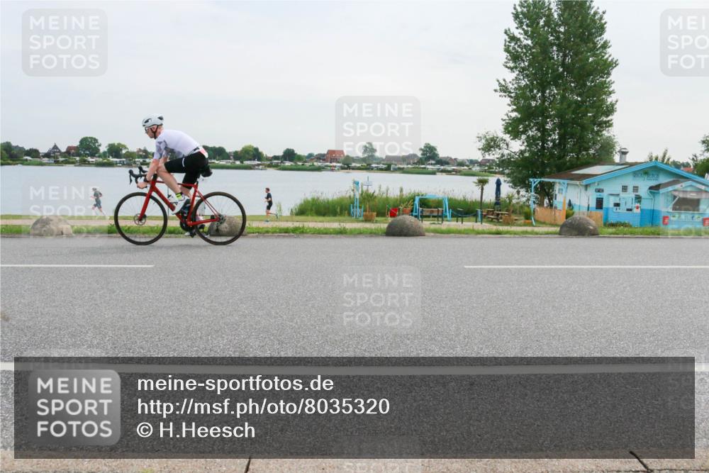 15.06.2025 - 27. Vierlanden-Triathlon H.Heesch http://msf.ph/oto/8035320 15.06.2025 10:44:46 Radfahren 7, 47, 133, 154, 161, 434 meine-sportfotos.de