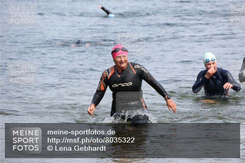21.06.2025 - 27. Vierlanden-Triathlon Lena Gebhardt http://msf.ph/oto/8035322 15.06.2025 11:22:27 Schwimmen 914 meine-sportfotos.de