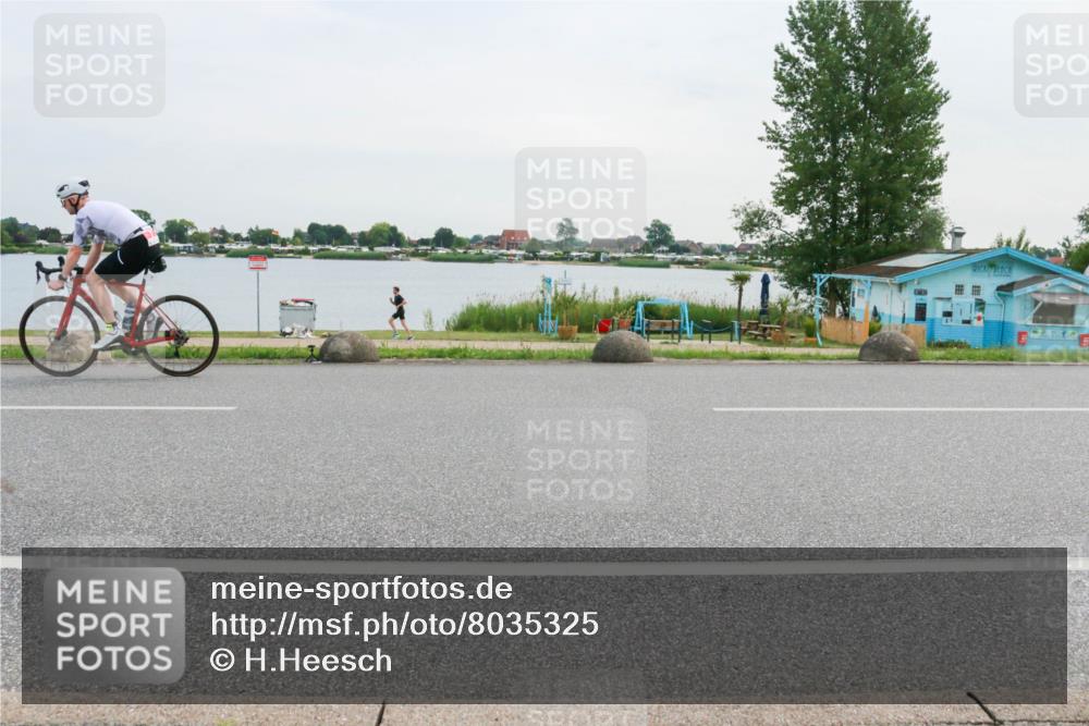 15.06.2025 - 27. Vierlanden-Triathlon H.Heesch http://msf.ph/oto/8035325 15.06.2025 10:44:46 Radfahren 7, 47, 133, 154, 161, 434 meine-sportfotos.de