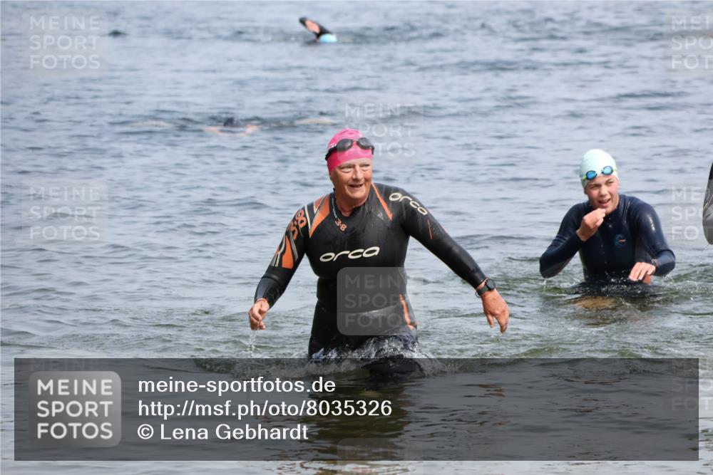 21.06.2025 - 27. Vierlanden-Triathlon Lena Gebhardt http://msf.ph/oto/8035326 15.06.2025 11:22:27 Schwimmen 914 meine-sportfotos.de