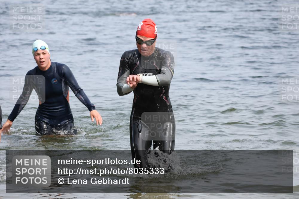 21.06.2025 - 27. Vierlanden-Triathlon Lena Gebhardt http://msf.ph/oto/8035333 15.06.2025 11:22:29 Schwimmen 891, 898, 914 meine-sportfotos.de