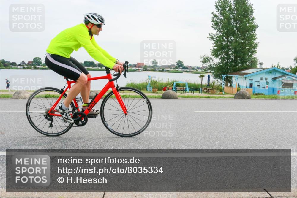 15.06.2025 - 27. Vierlanden-Triathlon H.Heesch http://msf.ph/oto/8035334 15.06.2025 10:44:47 Radfahren 7, 47, 133, 154, 161, 434 meine-sportfotos.de