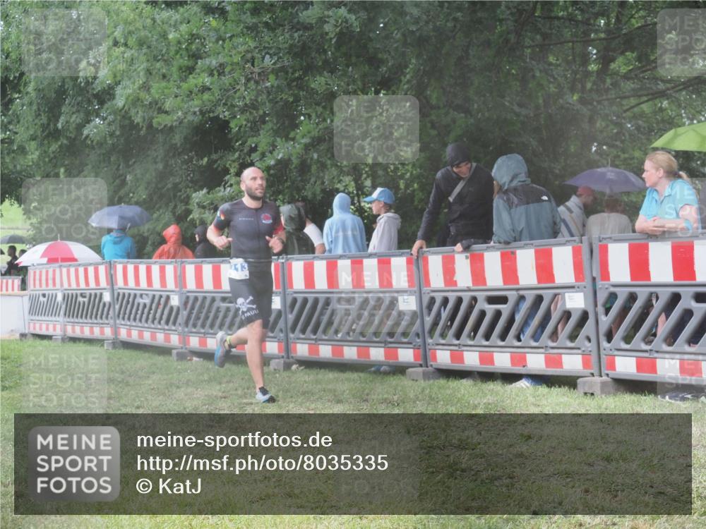 21.06.2025 - 27. Vierlanden-Triathlon KatJ http://msf.ph/oto/8035335 15.06.2025 13:51:08 Ziel 1113 meine-sportfotos.de