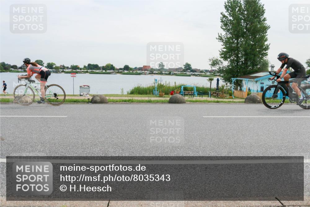 15.06.2025 - 27. Vierlanden-Triathlon H.Heesch http://msf.ph/oto/8035343 15.06.2025 10:44:50 Radfahren 7, 13, 47, 154, 161, 224 meine-sportfotos.de