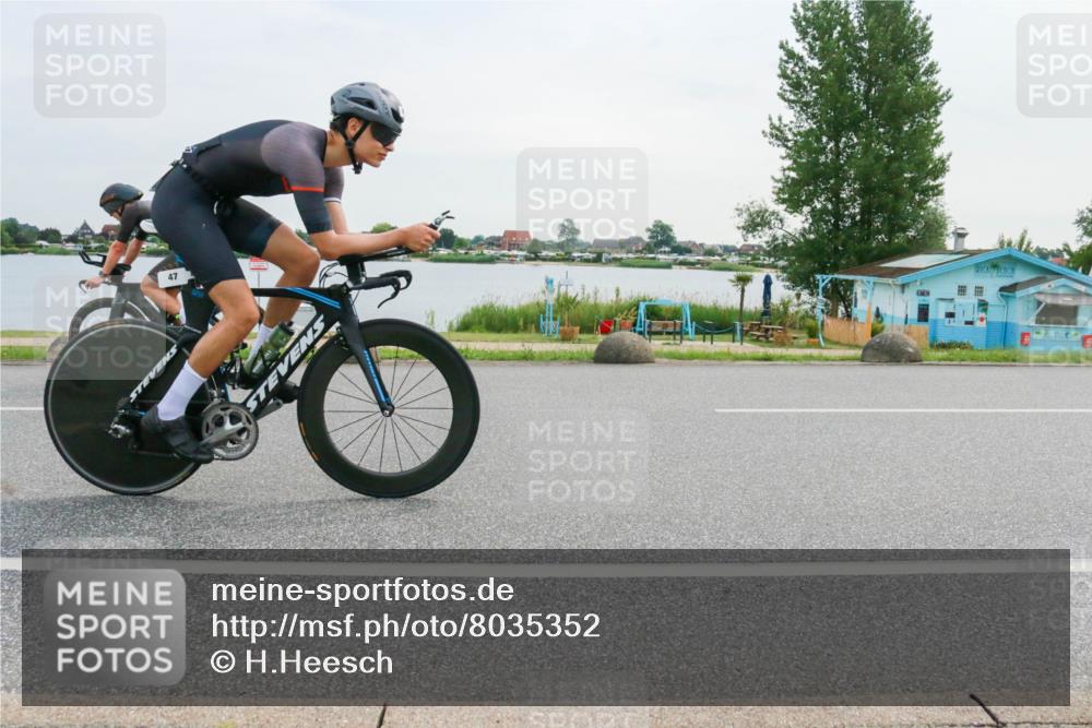 15.06.2025 - 27. Vierlanden-Triathlon H.Heesch http://msf.ph/oto/8035352 15.06.2025 10:44:50 Radfahren 7, 13, 47, 154, 161, 224 meine-sportfotos.de
