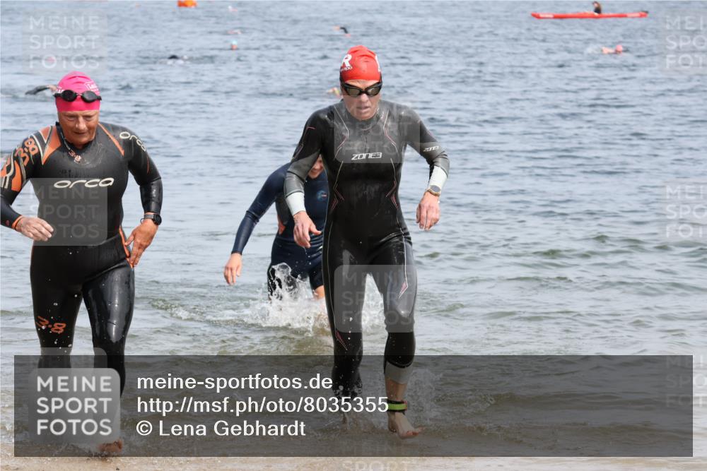 21.06.2025 - 27. Vierlanden-Triathlon Lena Gebhardt http://msf.ph/oto/8035355 15.06.2025 11:22:32 Schwimmen 891, 898, 914 meine-sportfotos.de