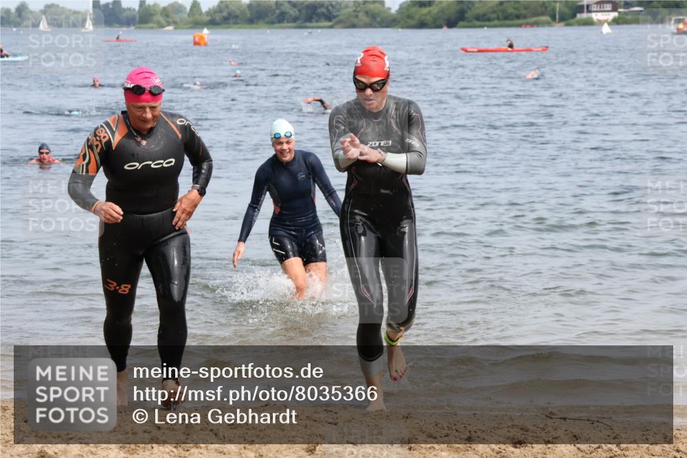 21.06.2025 - 27. Vierlanden-Triathlon Lena Gebhardt http://msf.ph/oto/8035366 15.06.2025 11:22:33 Schwimmen 891, 898, 914 meine-sportfotos.de