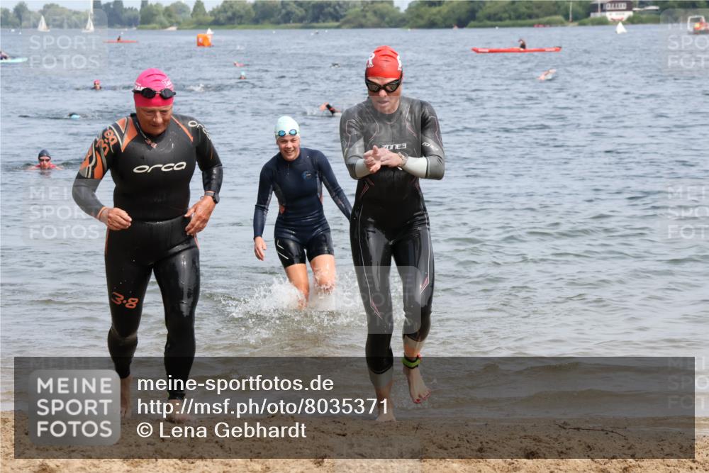 21.06.2025 - 27. Vierlanden-Triathlon Lena Gebhardt http://msf.ph/oto/8035371 15.06.2025 11:22:33 Schwimmen 891, 898, 914 meine-sportfotos.de