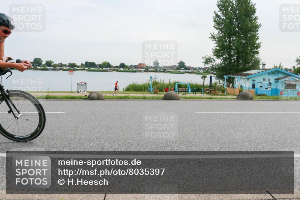 15.06.2025 - 27. Vierlanden-Triathlon H.Heesch http://msf.ph/oto/8035397 15.06.2025 10:45:01 Radfahren 188, 196, 233, 345, 437, 467 meine-sportfotos.de