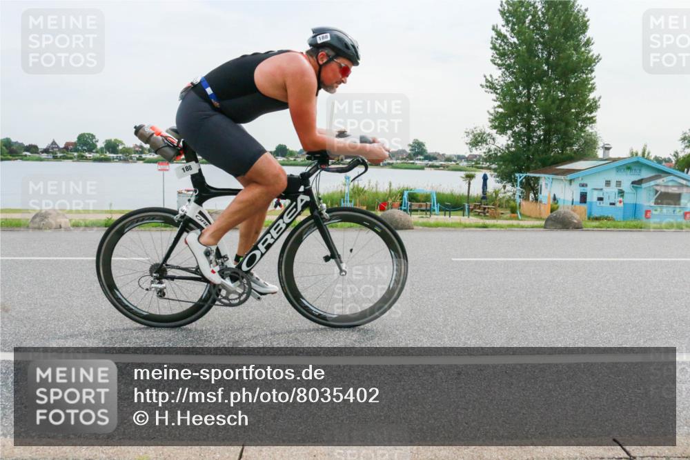 15.06.2025 - 27. Vierlanden-Triathlon H.Heesch http://msf.ph/oto/8035402 15.06.2025 10:45:01 Radfahren 188, 196, 233, 345, 437, 467 meine-sportfotos.de
