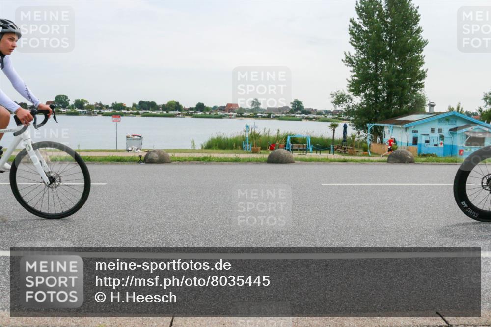 15.06.2025 - 27. Vierlanden-Triathlon H.Heesch http://msf.ph/oto/8035445 15.06.2025 10:45:04 Radfahren 188, 196, 233, 345, 360, 439 meine-sportfotos.de
