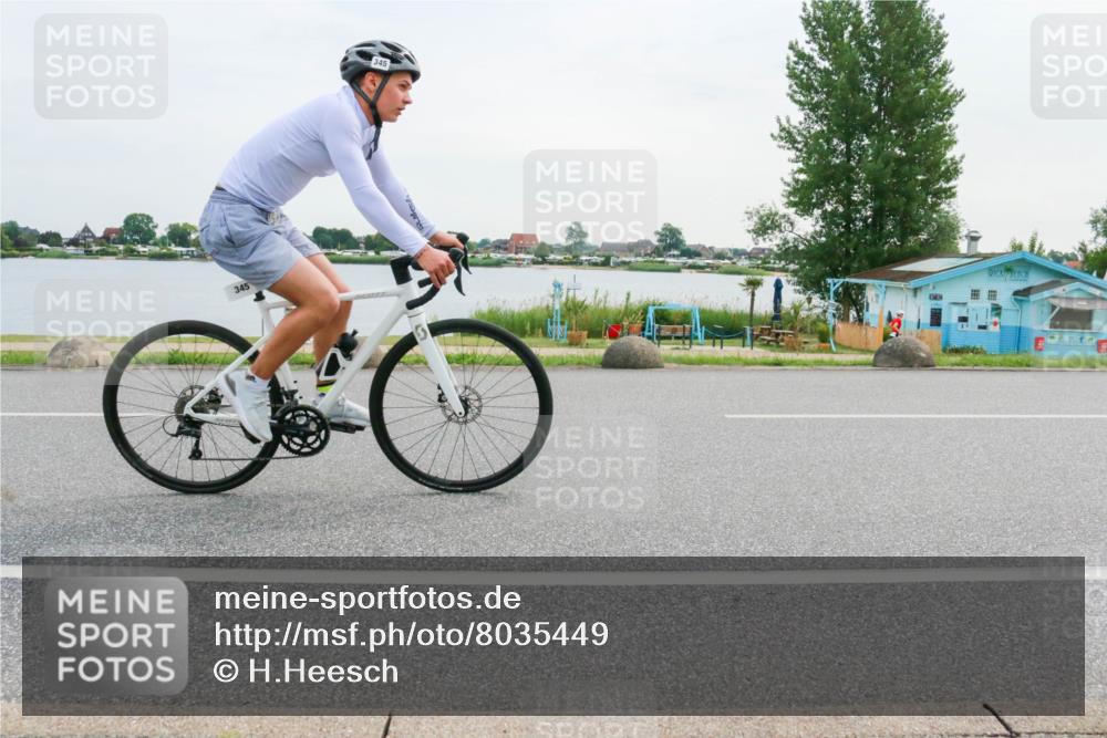 15.06.2025 - 27. Vierlanden-Triathlon H.Heesch http://msf.ph/oto/8035449 15.06.2025 10:45:05 Radfahren 188, 196, 233, 345, 360, 439 meine-sportfotos.de