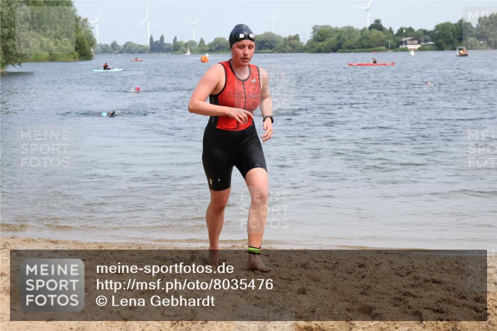 21.06.2025 - 27. Vierlanden-Triathlon Lena Gebhardt http://msf.ph/oto/8035476 15.06.2025 11:22:52 Schwimmen 894 meine-sportfotos.de