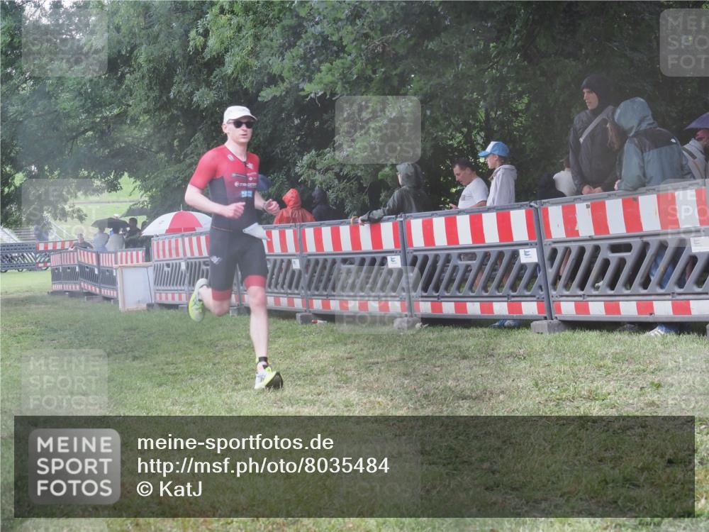 21.06.2025 - 27. Vierlanden-Triathlon KatJ http://msf.ph/oto/8035484 15.06.2025 13:51:46 Ziel 729, 1115, 1154 meine-sportfotos.de