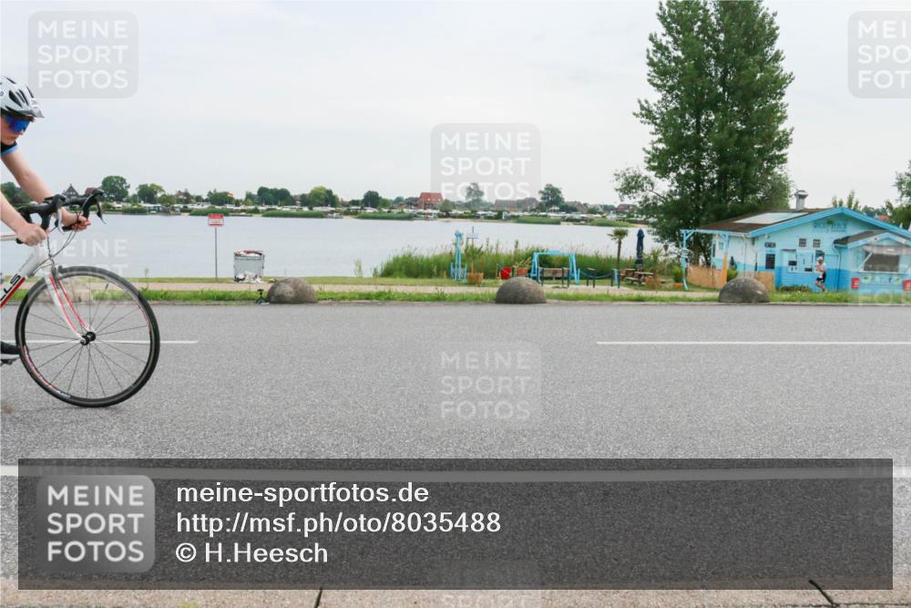 15.06.2025 - 27. Vierlanden-Triathlon H.Heesch http://msf.ph/oto/8035488 15.06.2025 10:45:08 Radfahren 233, 345, 360, 439, 456, 458 meine-sportfotos.de