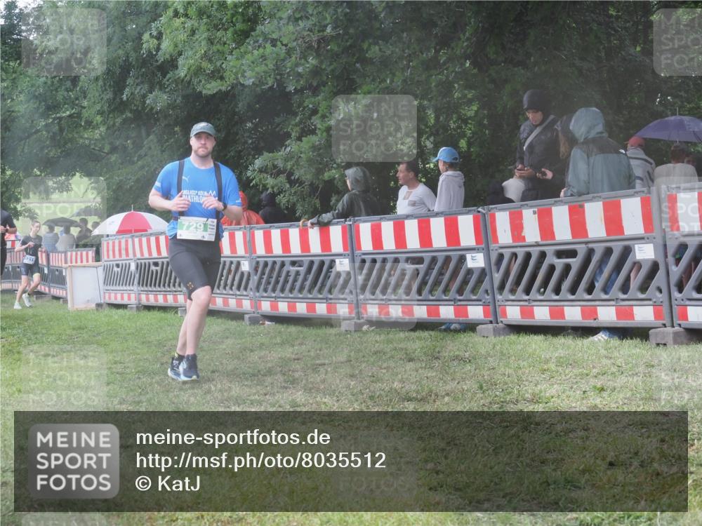 21.06.2025 - 27. Vierlanden-Triathlon KatJ http://msf.ph/oto/8035512 15.06.2025 13:51:54 Ziel 729, 1154 meine-sportfotos.de