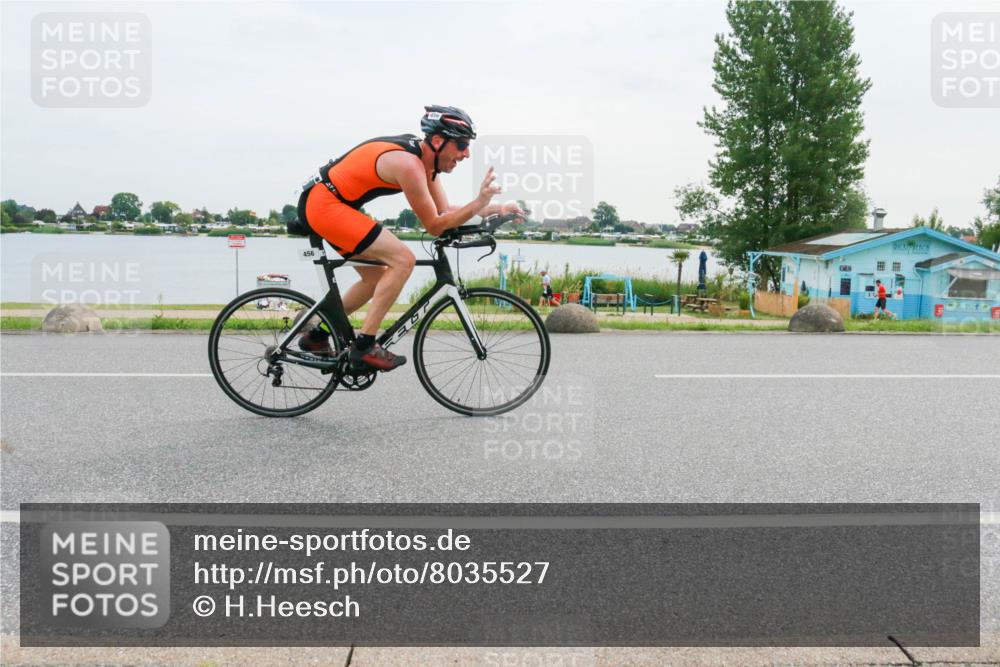 15.06.2025 - 27. Vierlanden-Triathlon H.Heesch http://msf.ph/oto/8035527 15.06.2025 10:45:11 Radfahren 360, 400, 456, 458 meine-sportfotos.de