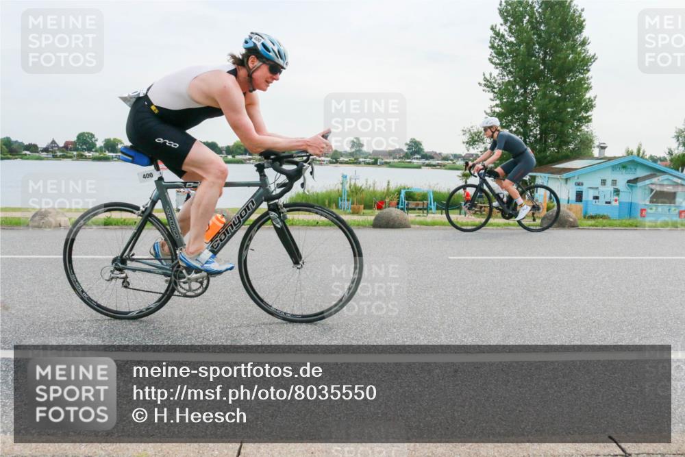 15.06.2025 - 27. Vierlanden-Triathlon H.Heesch http://msf.ph/oto/8035550 15.06.2025 10:45:14 Radfahren 97, 218, 400, 456, 458 meine-sportfotos.de